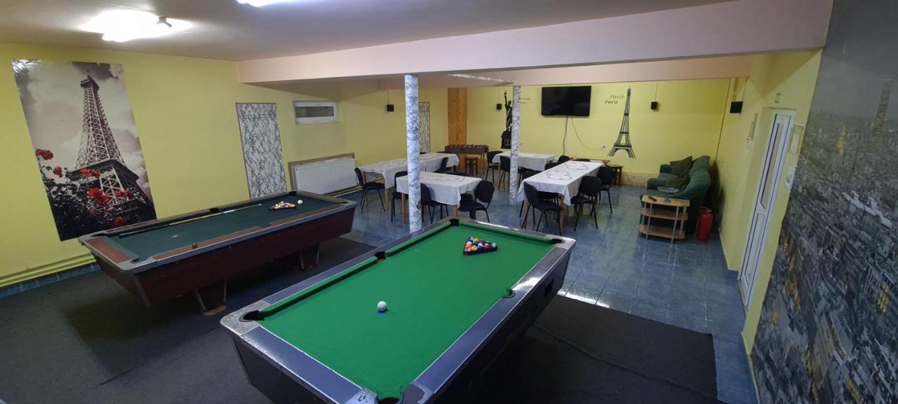 Pensiunea Aurora - Great Hostel วอยนาซา ภายนอก รูปภาพ